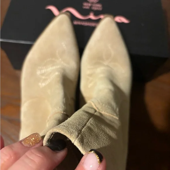 Womenn's Shoe Boots - Light Tan Suede - Size 8 - Picture 14 of 14